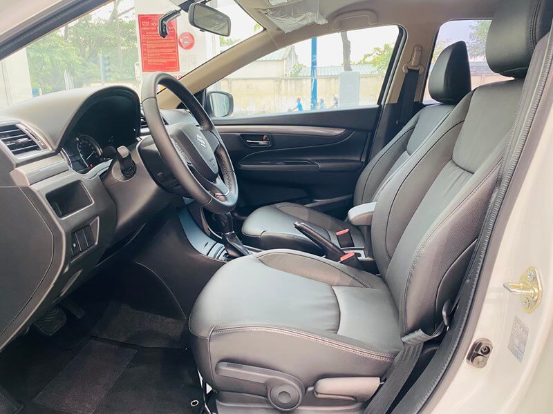 Suzuki Ciaz : giá xe, giá lăn bánh và khuyến mãi