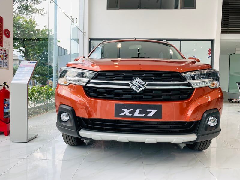 Suzuki XL7 giá xe, giá lăn bánh và khuyến mãi