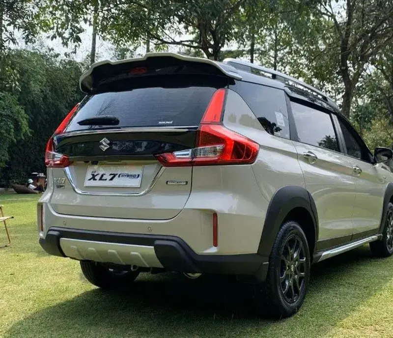 Suzuki XL7 Hybrid khác gì so với Suzuki XL7 xăng